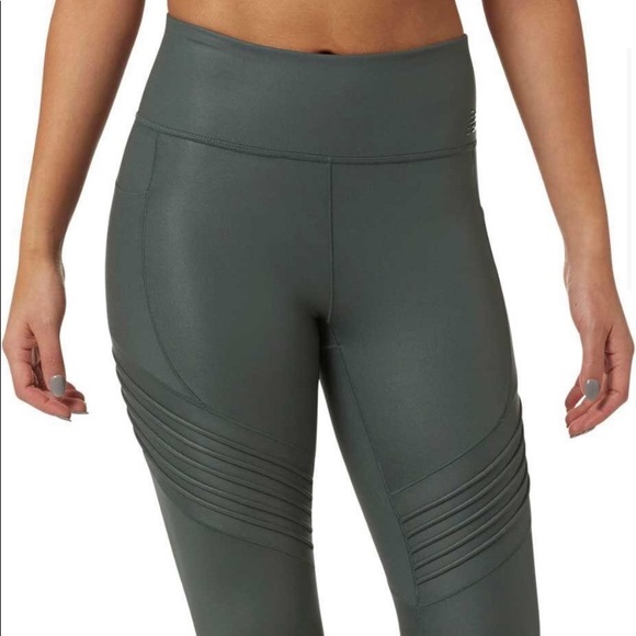 New Balance Captive Tight with pockets - Picture 2 of 8